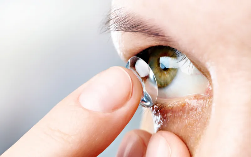 Vos lentilles de contact à votre vue chez Optique Bellevue - votre opticien à Les Angles
